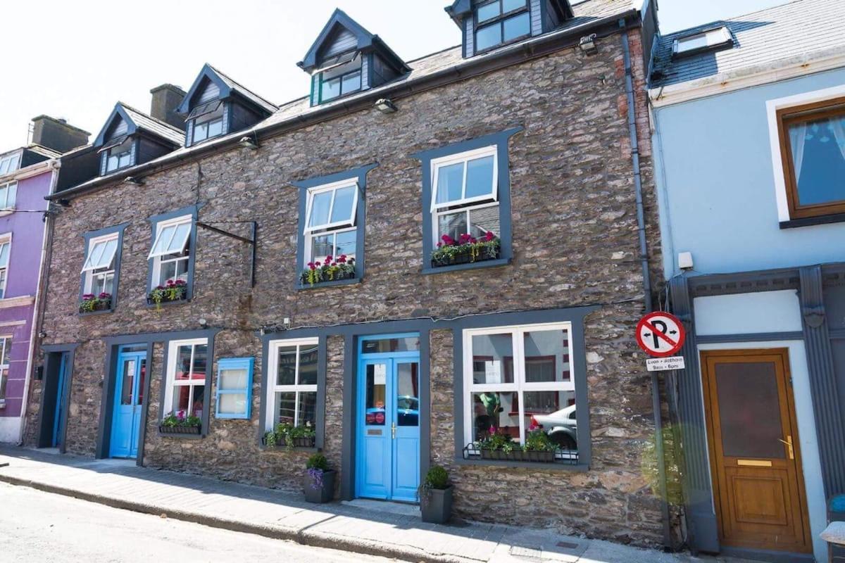 Apartments In Dingle Town Center Exterior photo